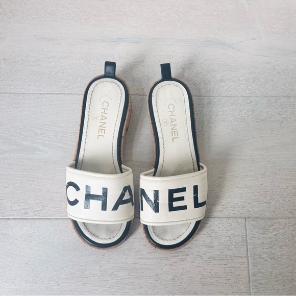 CHANEL Shoes - CHANEL White and Black Logo Cork Slide Sandals. size 37